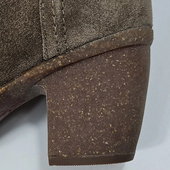 Clarks Artisan Carleta Lyon Mushroom Brown Suede Leather Lace Up Ankle Bootie - Picture 12 of 16